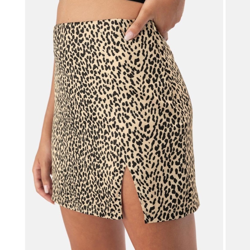 NWT Adika Leopard-Print Skirt